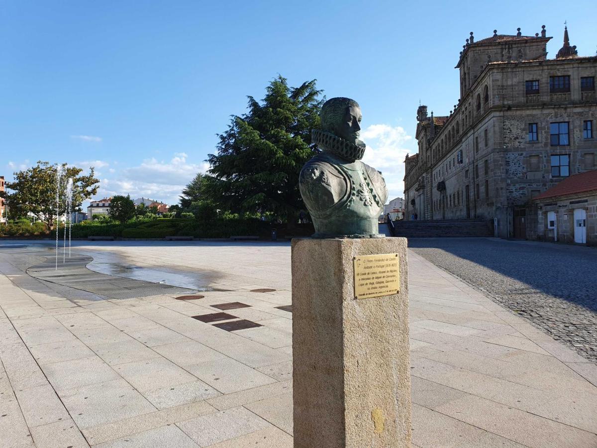 Acogedor Apartamento En El Centro De Monforte Monforte De Lemos Kültér fotó