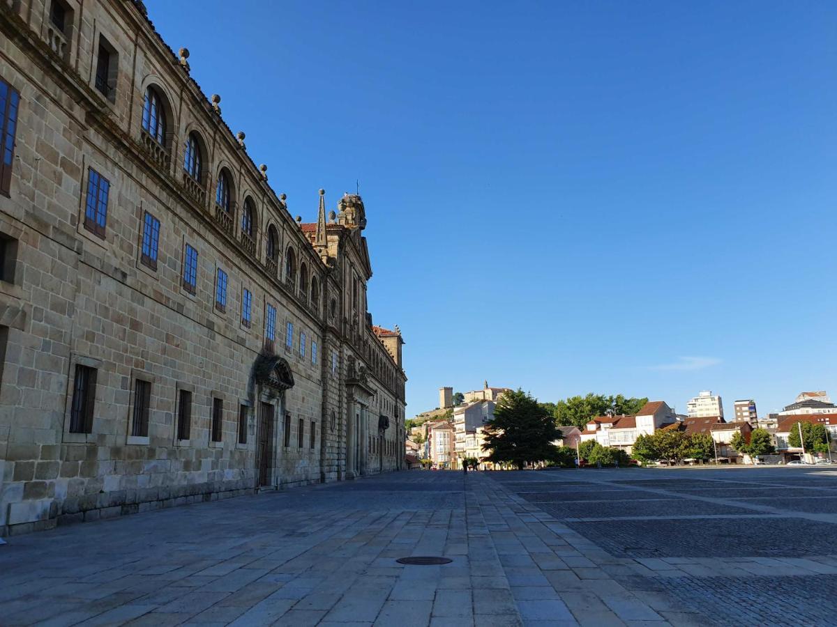 Acogedor Apartamento En El Centro De Monforte Monforte De Lemos Kültér fotó